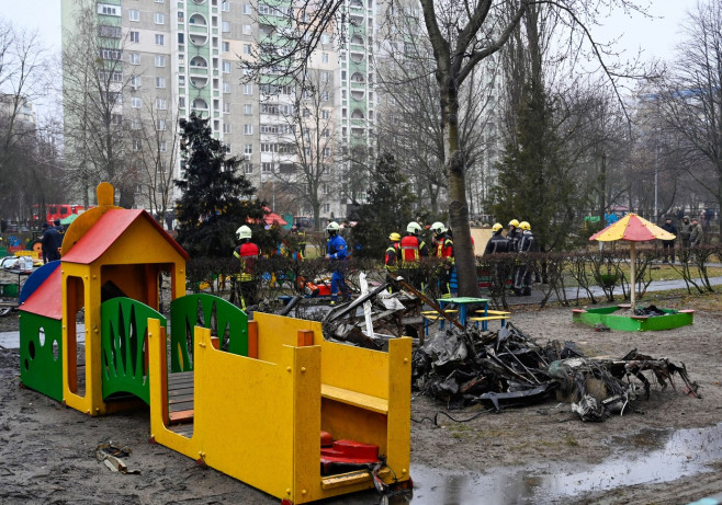 Photo of foto video | Imagini din grădinița lovită de elicopterul prăbușit lângă Kiev: „Am văzut o lumină roșie-portocalie, apoi totul s-a întunecat”
