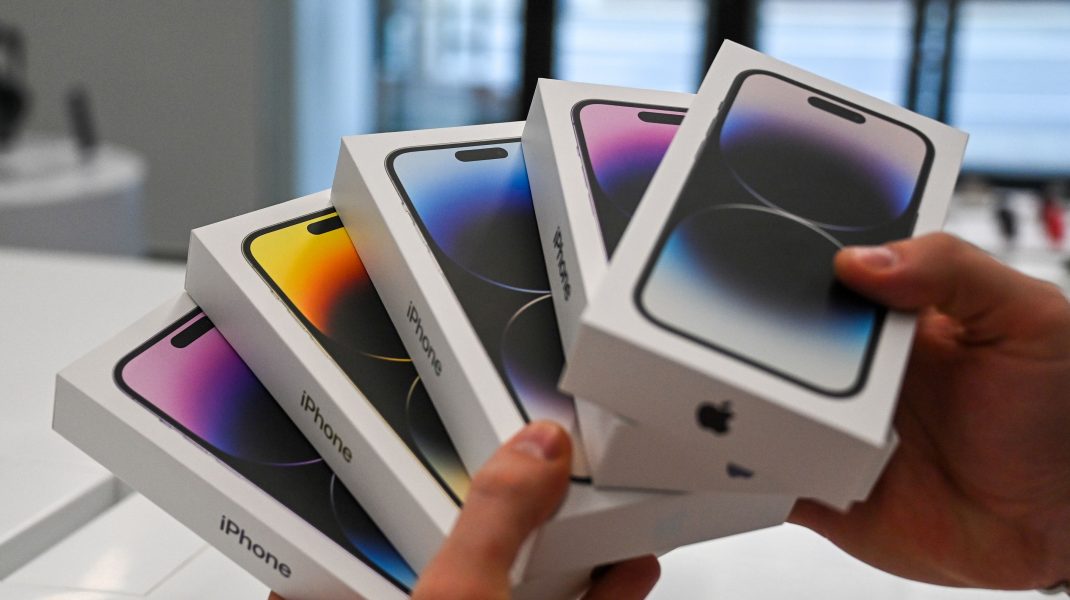 Photo of Apple plănuiește mai multe schimbări de design la iPhone 15: „Mici, dar notabile”
