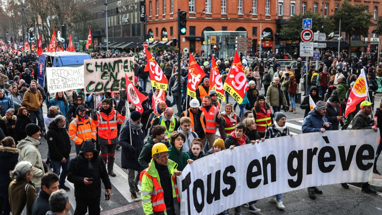 Photo of Greve și proteste în toată Franța după ce guvernul a decis să mărească vârsta de pensionare