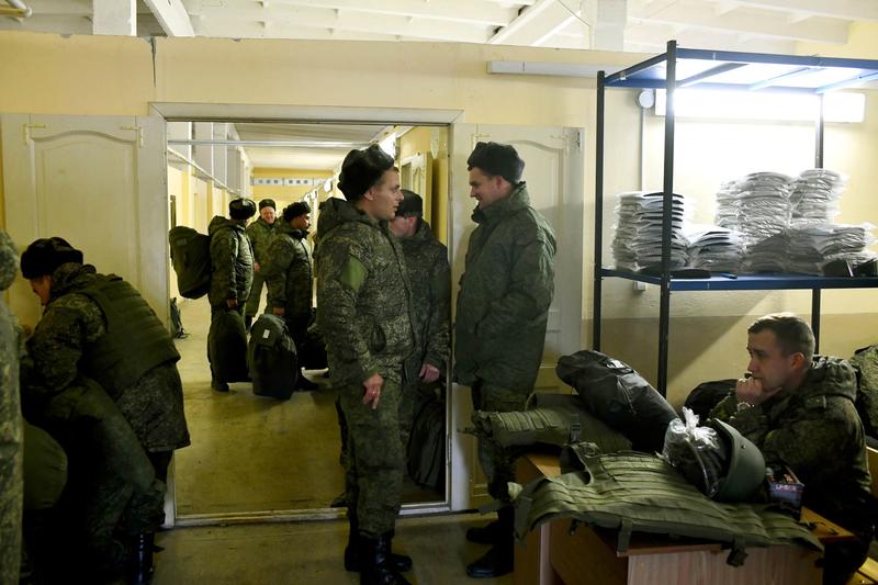 Photo of „Morții vor trebui identificați prin testare ADN”. Ce spun soldații ruși care au supraviețuit atacului cu HIMARS de la Makiivka