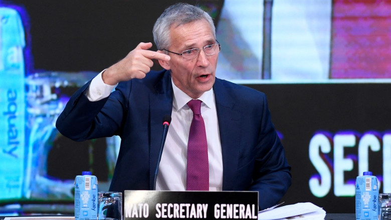 Photo of NATO mărește producţia de arme în 2023. Stoltenberg: „Avem nevoie de o cantitate enormă de muniţie”