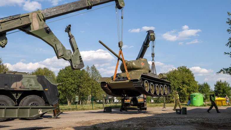 Photo of Țara care cheltuie aproape un milion de euro pentru a scăpa de monumentele din perioada ocupației sovietice