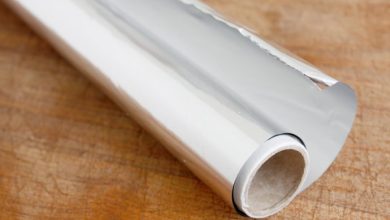 Photo of Trucul genial cu folie de aluminiu pe care îl știu doar bucătarii profesioniști: Cum să o folosești în bucătărie