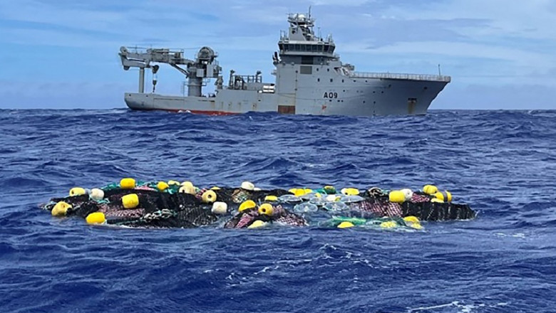 Photo of Captură record: Peste trei tone de cocaină pluteau pe ocean