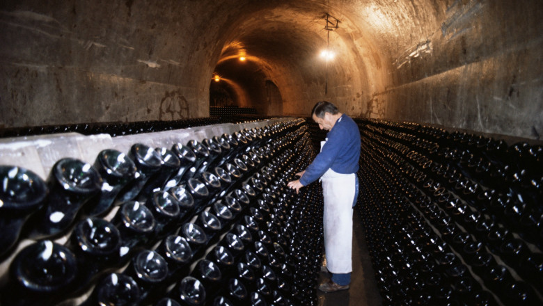 Photo of Francezii au găsit soluția la surplusul de vin. În ce au decis să-l transforme
