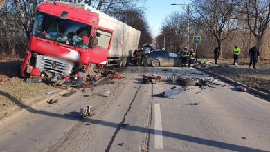 Photo of foto | Accident deosebit de grav în Chișinău: Șoferul unei Tesla a murit pe loc după ce s-a izbit într-un camion