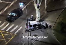 Photo of foto | Accident grav în capitală: Două mașini au fost făcute zob, după ce s-au ciocnit pe o stradă din Buiucani