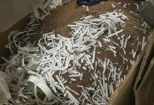 Photo of video | Percheziții într-o fabrică clandestină de țigări, în raionul Rezina: Ce au descoperit oamenii legii