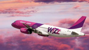 Compania aeriană Wizz Air, cercetată de Comisia Europeană. Cum erau păcăliți clienții