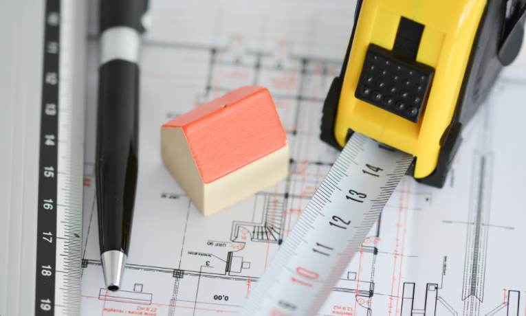 Photo of Cât costă să construiești ilegal o anexă? Un angajat al ASP, trimis în fața instanței