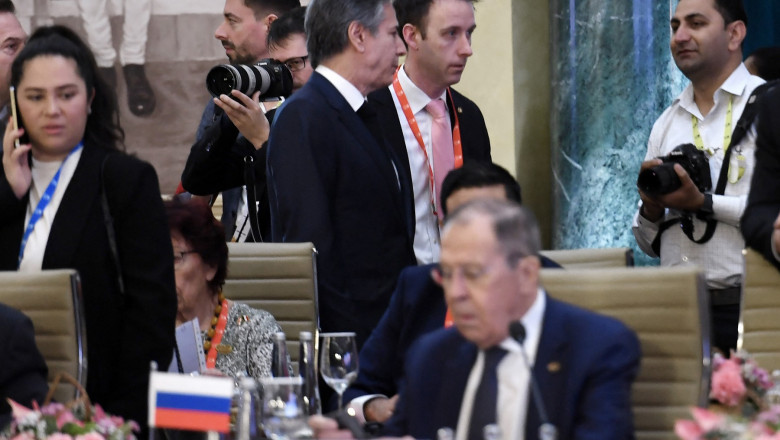 Photo of Blinken și Lavrov s-au întâlnit pentru prima dată de la începutul invaziei Rusiei în Ucraina. Discuția lor a durat 10 minute
