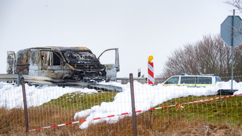 Photo of Jaf de milioane de euro. Hoții au incendiat mașina cu bani și au plecat cu o sumă imensă, fără să rănească pe nimeni