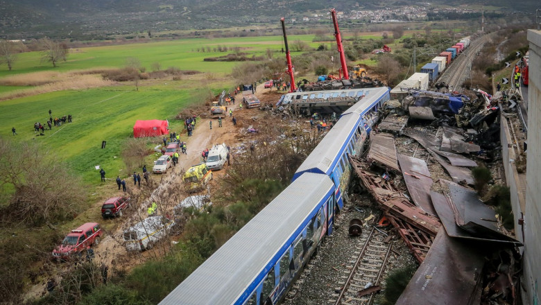 Photo of Ministrul grec al Transporturilor a demisionat după accidentul feroviar: „Un semn minim de respect pentru memoria victimelor”