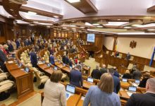 Photo of video | Eroii războiului de la Nistru, comemorați în Parlament. Grosu: „Datoria noastră este să păstrăm pacea pentru care au luptat eroii noștri”