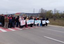 Photo of video | Partidul Șor a ieșit din nou la protest, blocând circulația în zona Aeroportului și pe mai multe trasee naționale