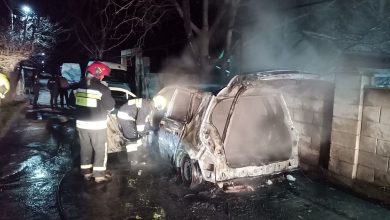 Photo of video | Momentul în care o mașină a fost cuprinsă de flăcări: Ar fi ars în totalitate
