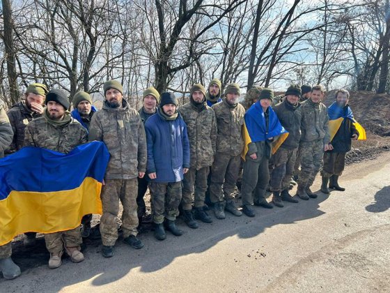 Photo of 12 prizonieri ucraineni, eliberaţi într-un schimb cu Moscova: Totalul depăşește 2000