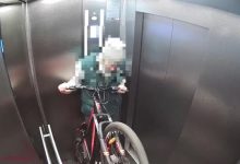 Photo of video | A sustras trei biciclete din scările blocurilor de locuit din sectorul Ciocana. Făptaşul, reţinut