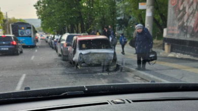 Photo of video | Un taxi a ars în noaptea de joi spre vineri în sectorul Botanica al capitalei