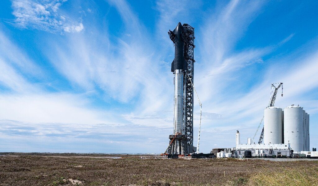 Photo of SpaceX va efectua primul zbor cu cea mai puternică rachetă de până acum. Când va avea loc lansarea