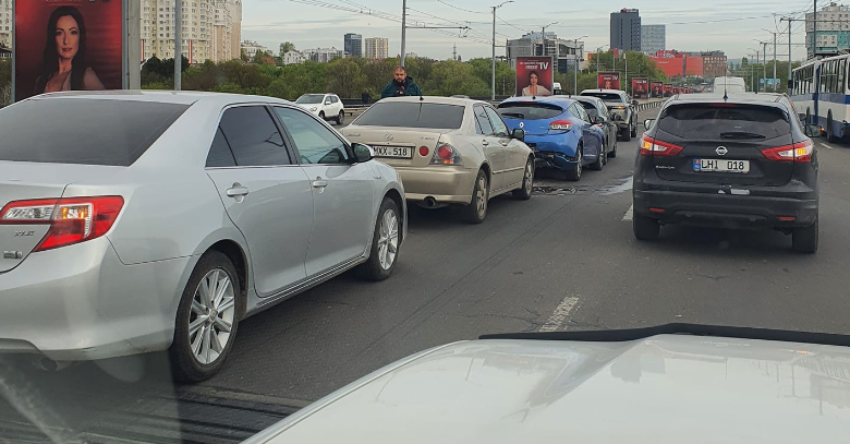 Photo of Accident în lanț pe viaduct: O fetiță de 3 ani a avut nevoie de îngrijiri medicale