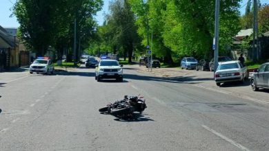 Photo of foto | O tânără a fost tamponată de un motociclist chiar pe trecerea de pietoni. În ce stare se află victima