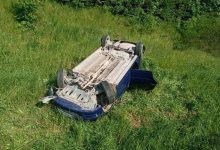 Photo of video | Un automobil s-a răsturnat pe traseul Chișinău-Orhei. O femeie a ajuns la spital