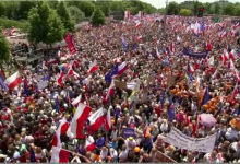 Photo of Protest de amploare în Varșovia: Jumătate de milion de polonezi au ieșit în stradă