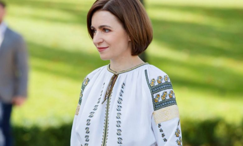 Photo of Maia Sandu, de Ziua Națională a Portului Popular: „Fiecare semn țesut este încărcat de înțelesuri ascunse”