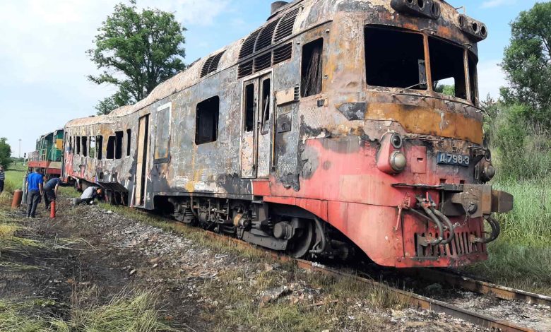 Photo of foto | Locomotivă cuprinsă de flăcări în apropiere de gara din Ungheni