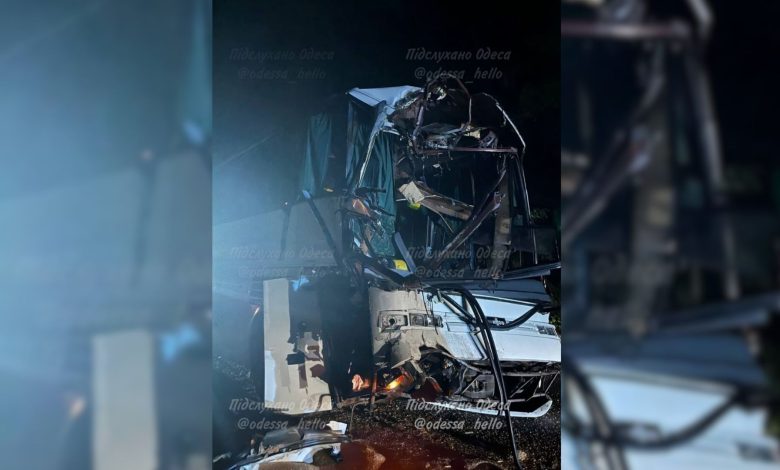 Photo of foto, update | 11 persoane au fost rănite în urma accidentului în care a fost implicat un autocar de pe ruta Odesa-Bălți