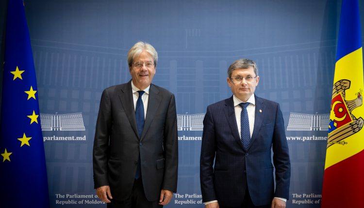 Photo of Președintele Parlamentului s-a întâlnit cu Comisarul european pentru economie: R. Moldova are nevoie de susținere și de investiții