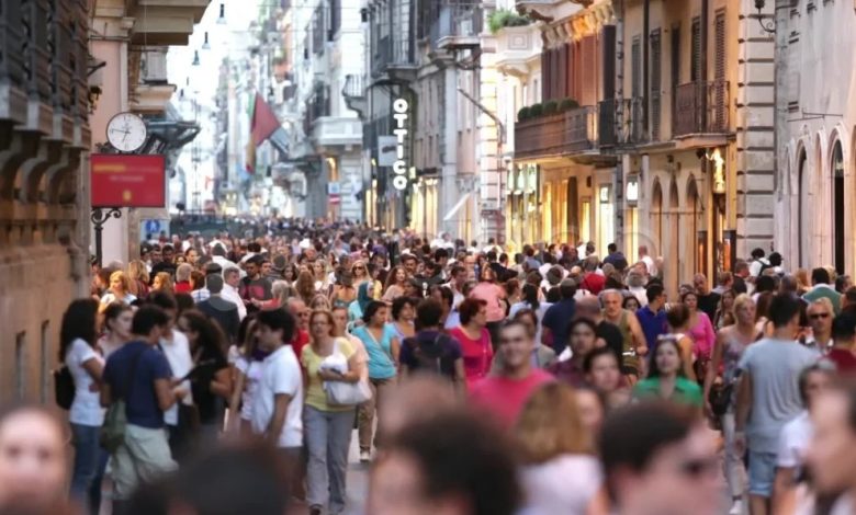 Photo of Record de turiști la Roma: La ce să te aștepti dacă mergi în vara aceasta în vacanță în capitala Italiei