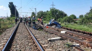 Photo of Tragedie feroviară în România: O familie cu doi adulți și doi copii a murit după ce mașina în care se aflau a fost lovită de tren