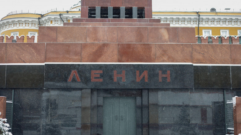 Photo of Protest inedit la Moscova: Un bărbat a aruncat un cocktail Molotov în mausoleul unde este expusă mumia lui Lenin