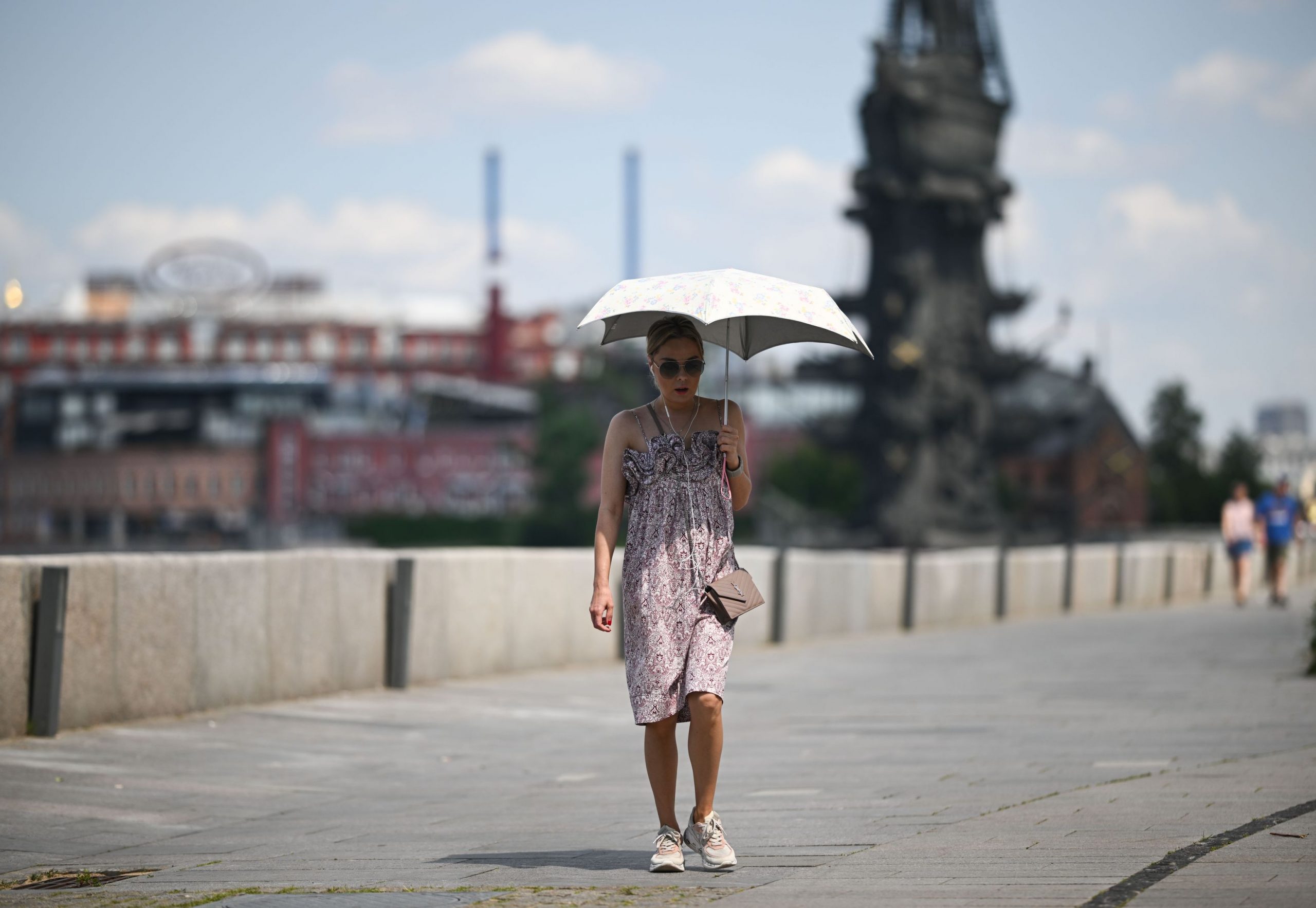Photo of Trei aplicații pe care trebuie să le ai în telefon pe timp de caniculă: „Waterminder” îți amintește când ai băut ultima dată apă