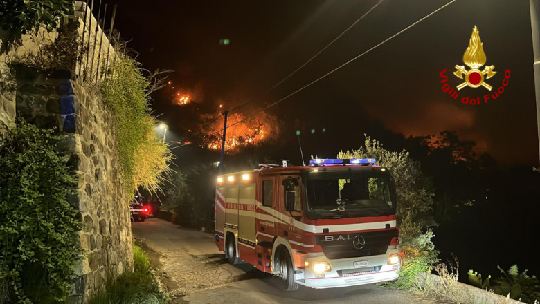 Photo of Vreme extremă în Italia: Cel puțin șapte oameni au murit în urma furtunilor și incendiilor de vegetație
