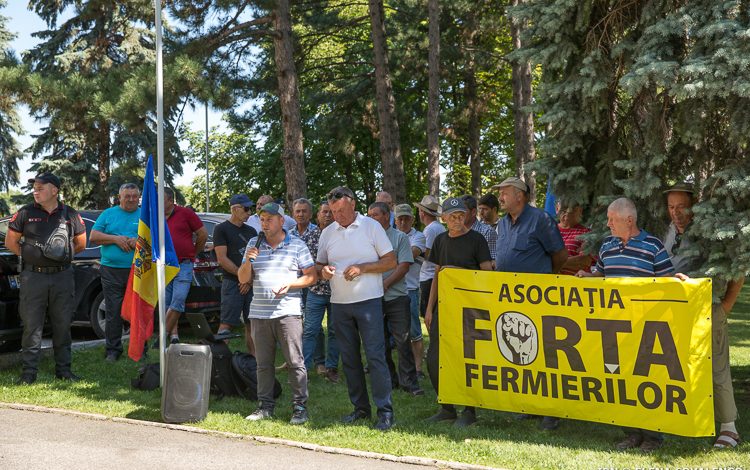 Photo of Agricultorii, protest de avertizare la Guvern: „Totul a rămas la nivel de promisiuni”