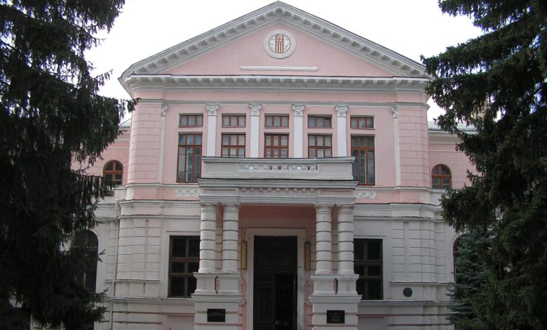 Photo of Admiterea la Academia de Muzica Teatru si Arte Plastice, pe ultima sută de metri: Ce specialități te așteaptă să le îmbrățișezi