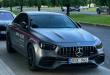 Photo of video | Un Mercedes de lux, care ar costa 120 000 de euro, furat dintr-o parcare din Chișinău