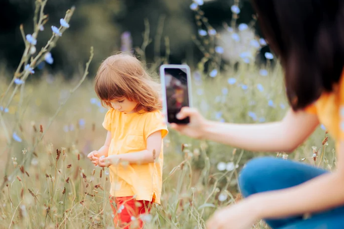 Photo of Țara în care ar putea deveni ilegal să postezi online fotografii cu copiii tăi