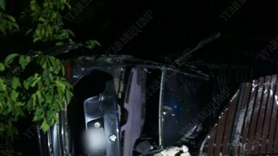 Photo of Accident la Camenca după ce un copil a luat mașina tatălui său: Un minor a murit, iar alții patru au fost răniți