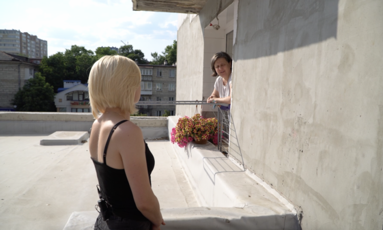 Photo of video | Locuitori din Chișinău, în fața unei situații incredibile: Au rămas fără balcoane și cu terasa noilor vecini sub ferestre