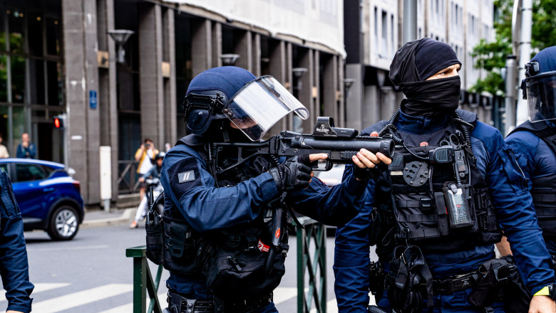 Photo of Cinci polițiști de elită au fost reținuți la Marsilia. Aceștia sunt acuzați că ar fi omorât un tânăr în timpul revoltelor din iulie