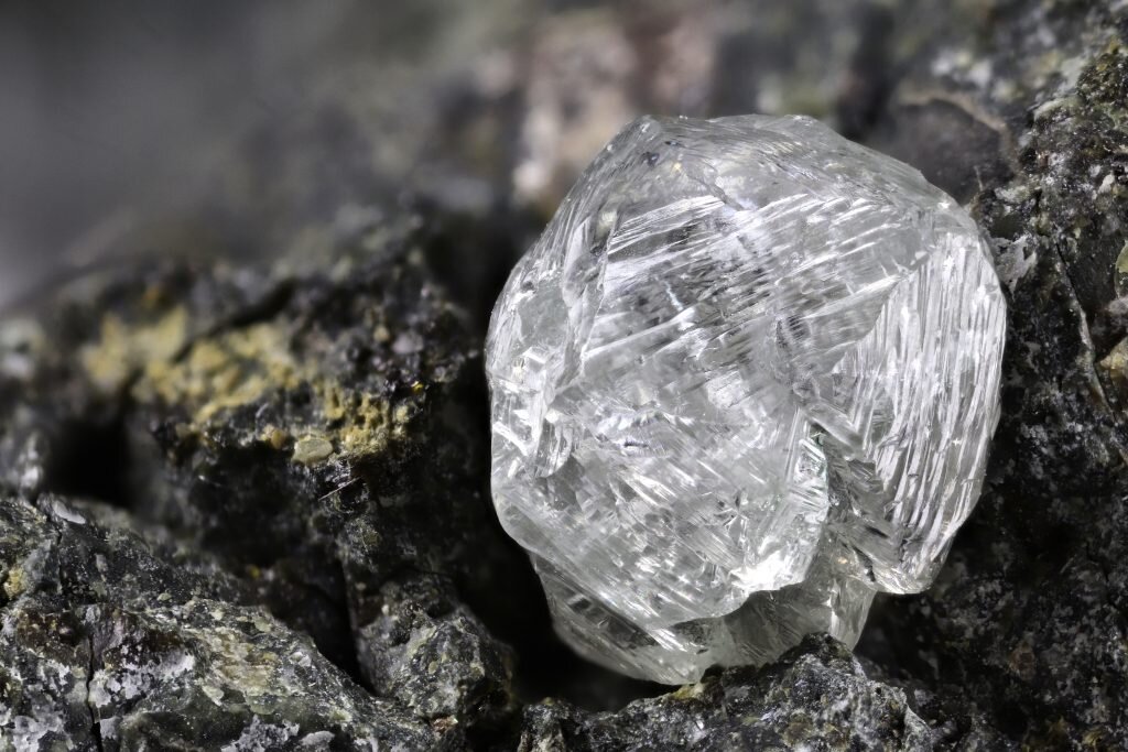 Photo of Cum apar diamantele? Oamenii de știință au descoperit cum s-au format pietrele prețioase în urmă cu mii de ani
