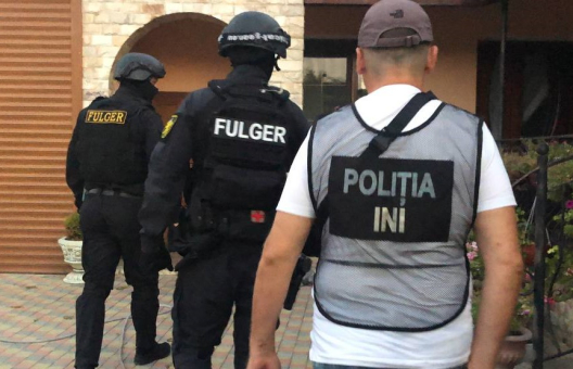 Photo of video | Percheziții la Cahul, Cantemir și Chișinău: Arme și muniții deținute ilegal, depistate