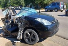 Photo of foto | Mașină ruptă în două în urma impactului puternic cu un tir