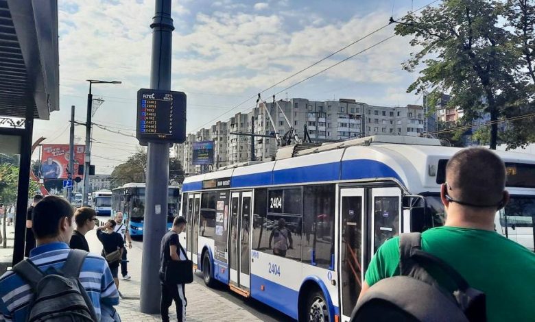 Photo of Panouri digitale care afișează timpul de așteptare a transportului public. Unde au fost instalate
