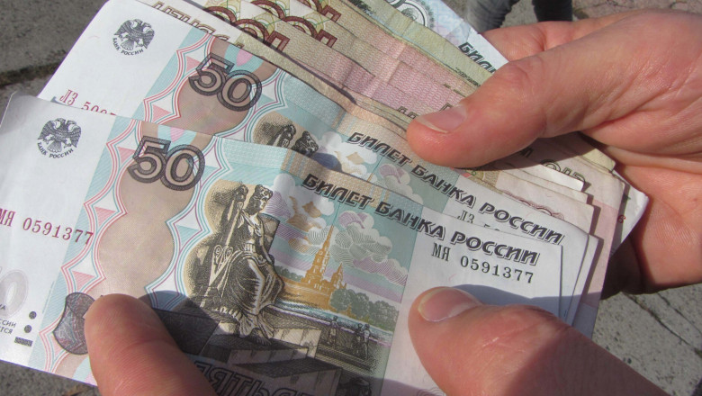 Photo of Rubla rusească s-a depreciat. Moneda a ajuns la cel mai scăzut nivel din ultimele 17 luni
