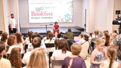 Photo of video | Maia Sandu le-a citit copiilor „Micul Prinţ”, la Salonul Internaţional de Carte Bookfest Chişinău
